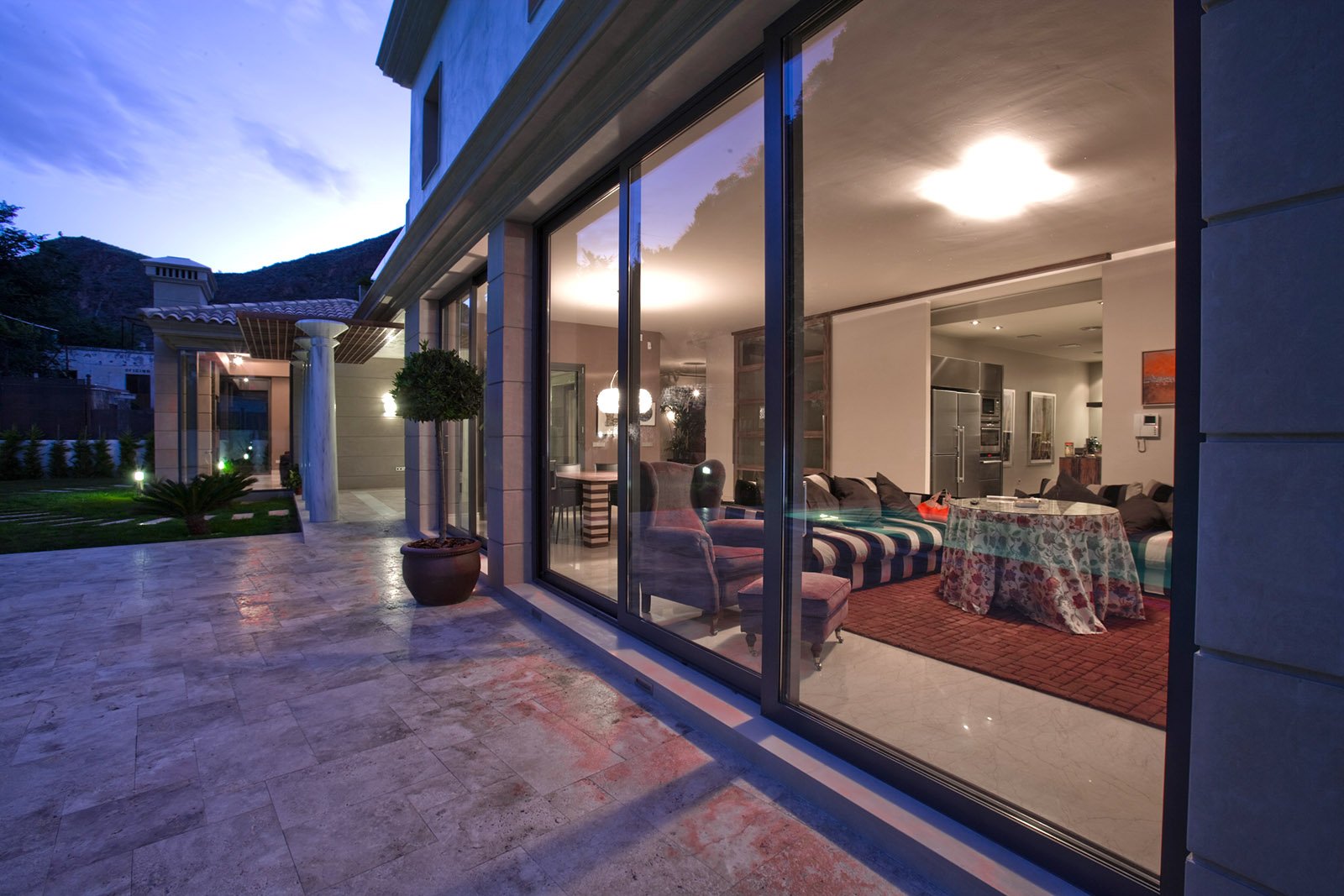 casa-contemporanea-almeria-2-exterior-soleria-cuellar-stone.jpg